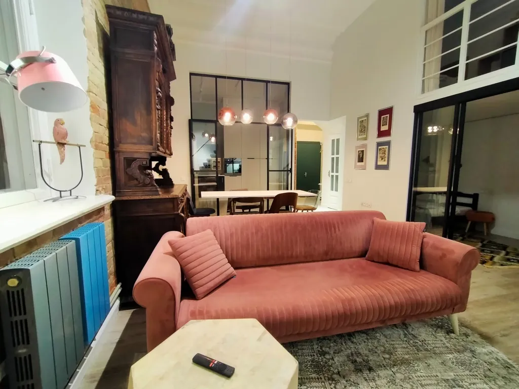 Трехуровневая квартира в историческом доме в центре города