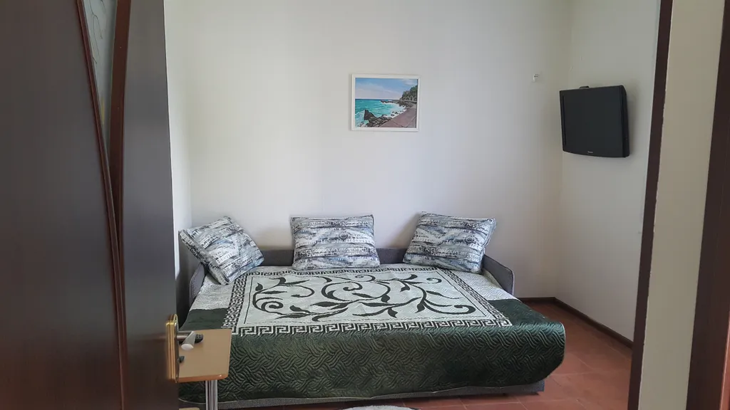 Коттедж Дом под ключ с автостоянкой, без животных — аренда посуточно в Алупка