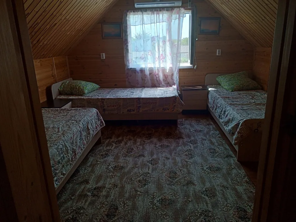 Уютный деревянный дом на берегу Азовского моря