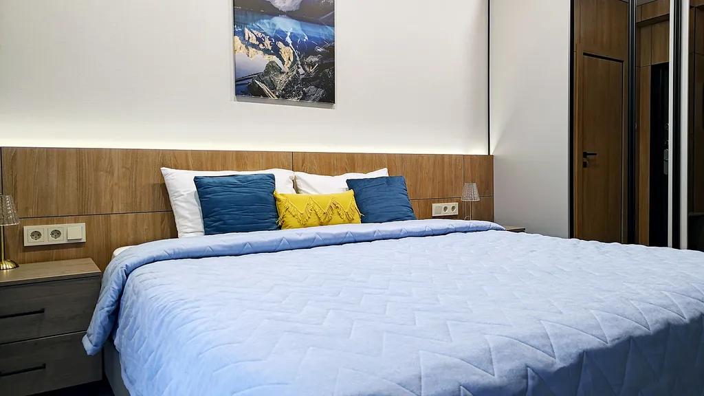 Студия в центре с балконом и видом на горы + бассейн/сауна