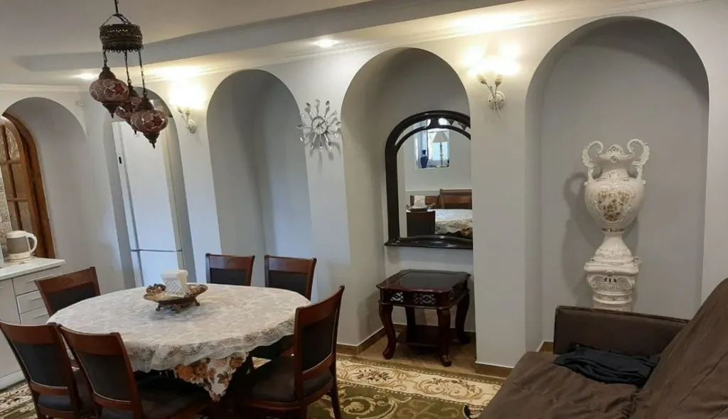 Домик с беседкой