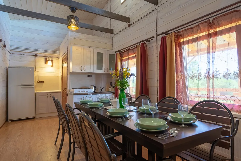 Коттедж Большой дом с террасой, баней на дровах и чаном в лесу на берегу реки — Старово