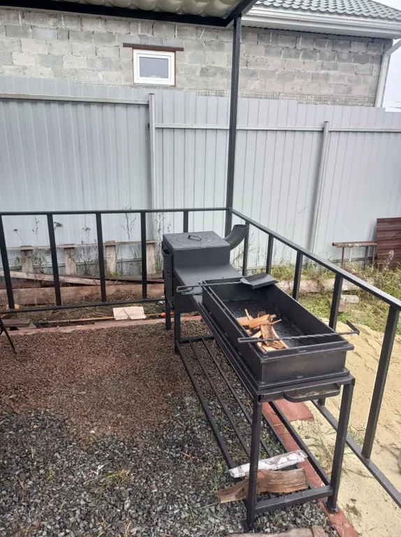 Трёхкомнатный новый коттедж в черте города с бассейном