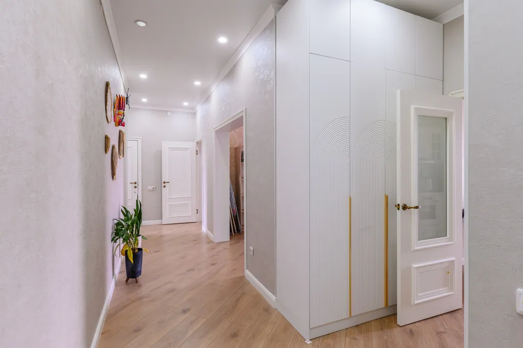 Трехкомнатная квартира с видом на горы в центре города