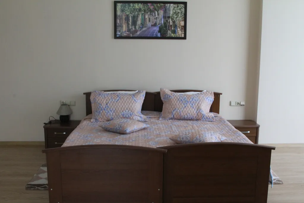 Огромная квартира с бассейном и видом на море