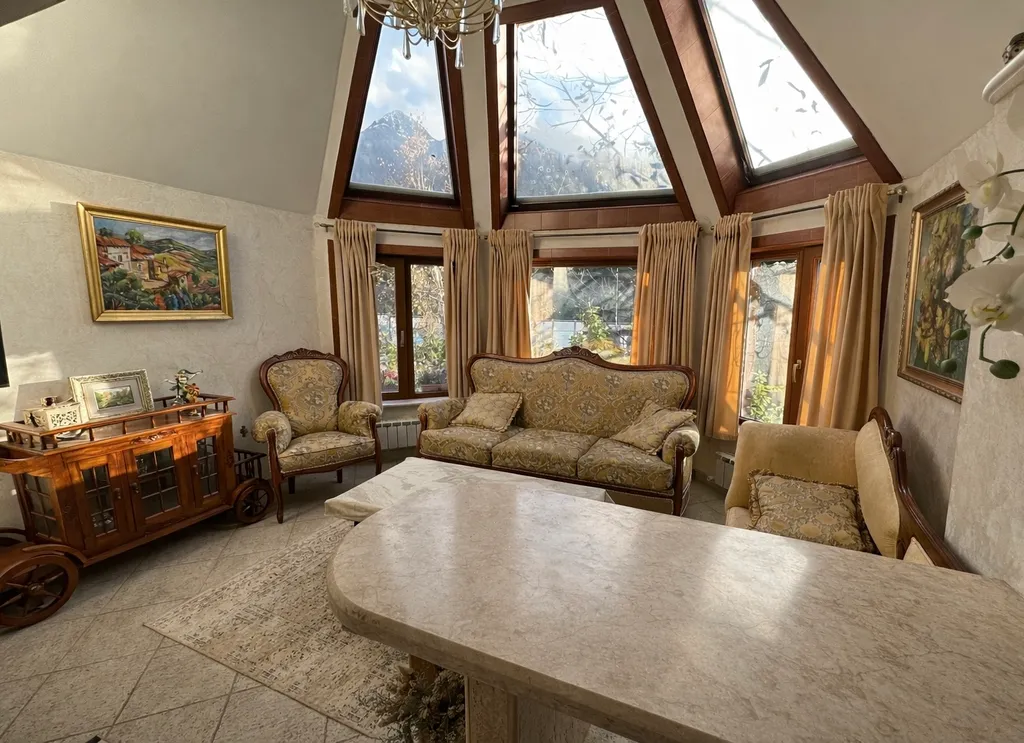 Вилла на первой линии Эсто-садка через дорогу от Горки города