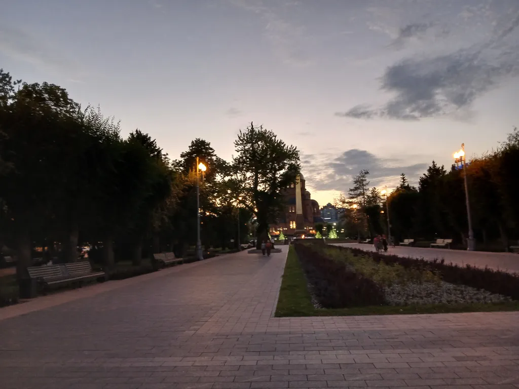 Жизнь с видом реку: огромная лоджия с панорамным остеклением в пол!