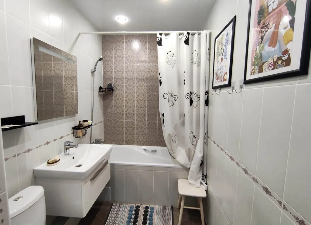 Просторная квартира у площади в доме с лифтом