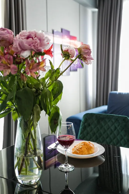 Лимонный апартамент с видом на лес