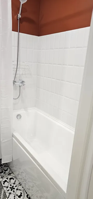 Студия с видом на лес