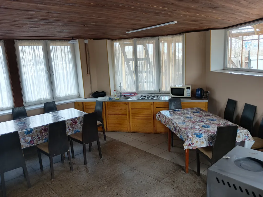 Большой 2х этажный  вместительный дом 270кв.м