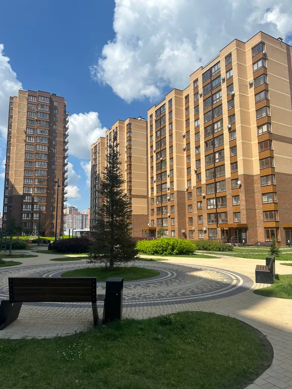 Прекрасная стильная квартира Инь янь