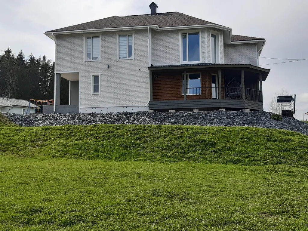 Дом с видом на озеро Кармаланьярви