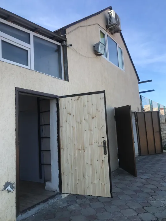 Домик на берегу моря