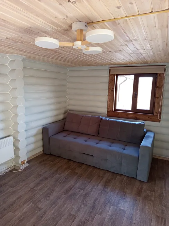 Деревянный дом у моря