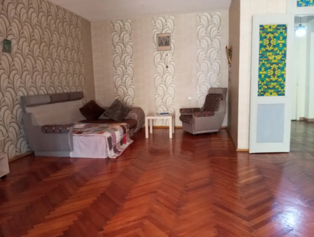 Благоустроенная, уютная и тихая квартира на 2-м этаже в центре — аренда посуточно в Пицунда