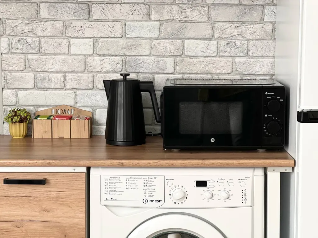 Новый апартамент с зоной отдыха на балконе