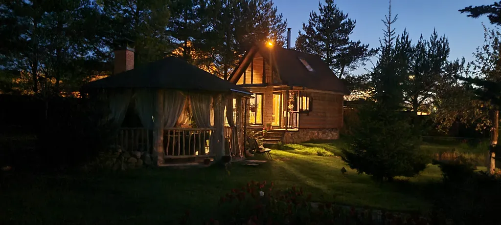 Деревенский домик в пригороде Костромы