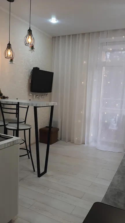 Уютная студия с видом на лес