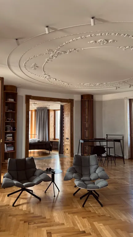 Угловая квартира под башней на пяти углах