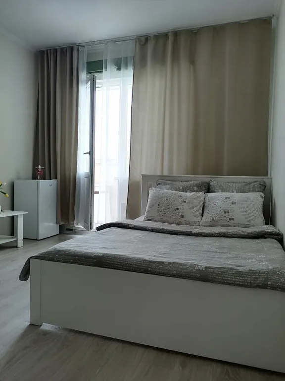 Честная квартира с балконом Четыре угла возле ТЦ Аура