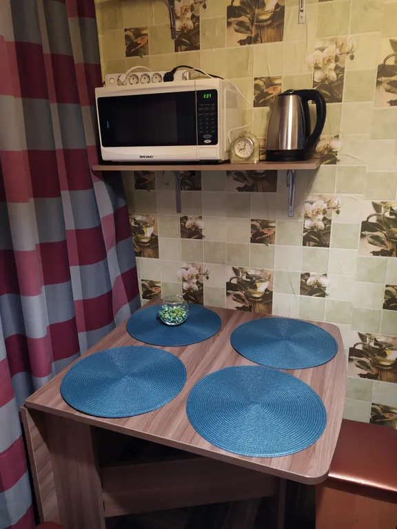 Светлая, уютная квартира с видом на аллею