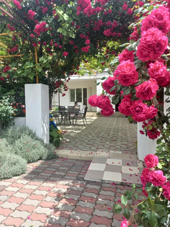 Часть дома в тихом переулке