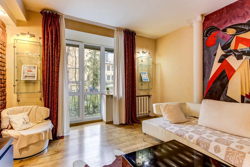 Ryss' 2BR Apt on Nevsky 79