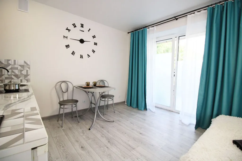 Комфортная студия в доме Привилегия со двором парком