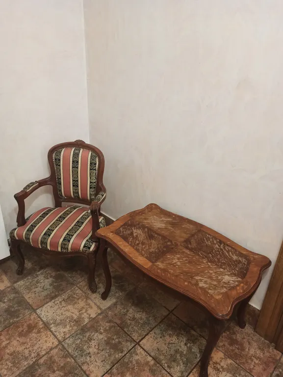 Квартира с оригинальным классическим ремонтом рядом с морем в центре