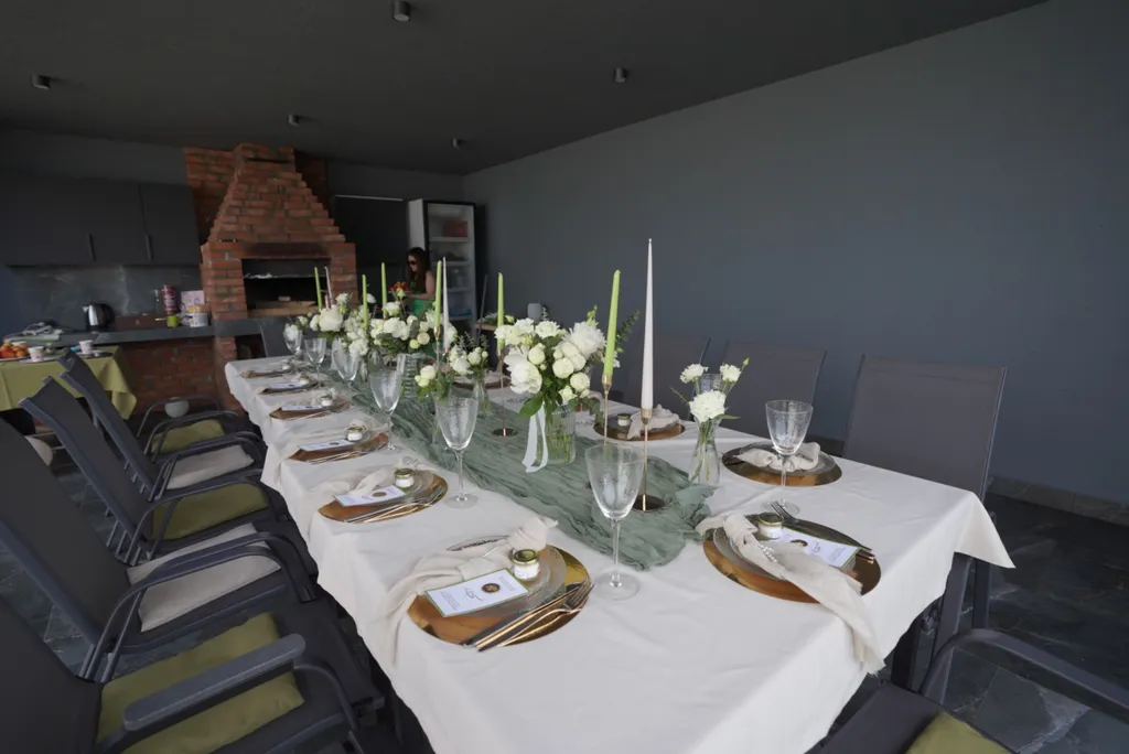 Загородный дом с русской баней и бассейном в 15 минутах от моря