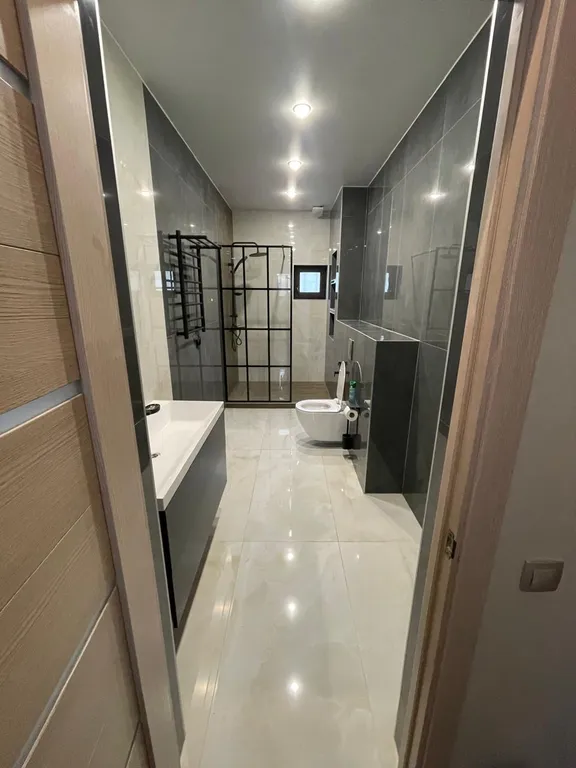 Современный коттедж рядом с заливом