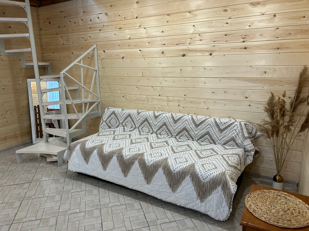 Домик в соснах с баней