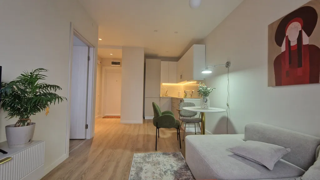 Арт-Светлица — дизайнерские апартаменты в Саларьево-Парк