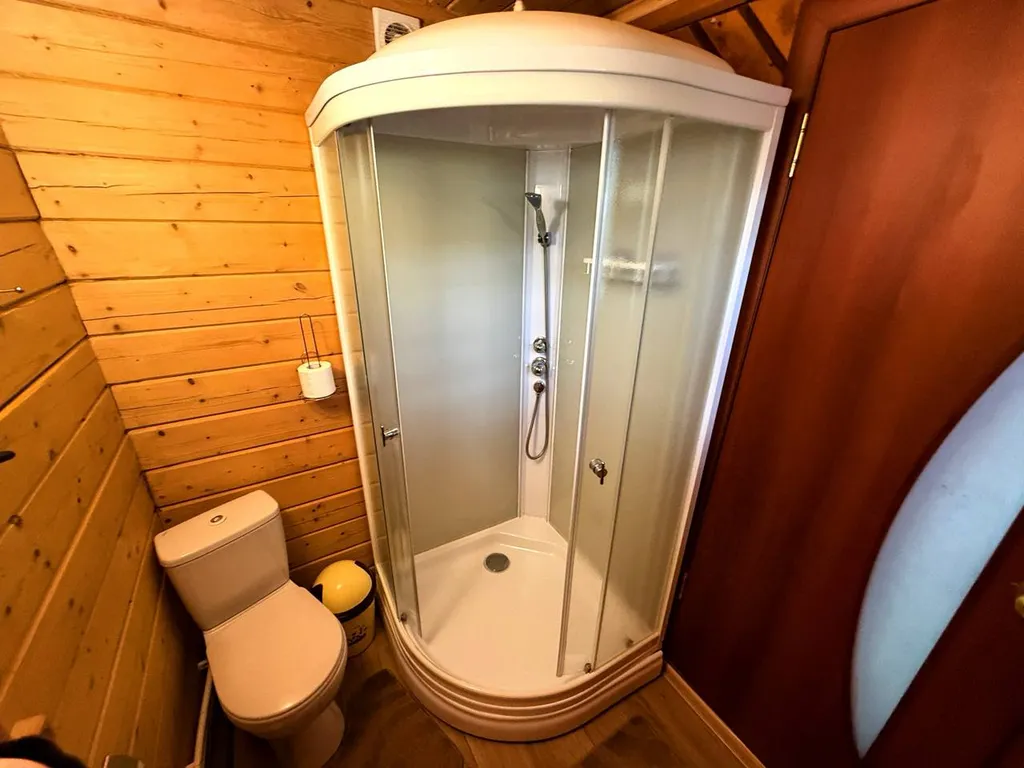 Дом с видом на озеро