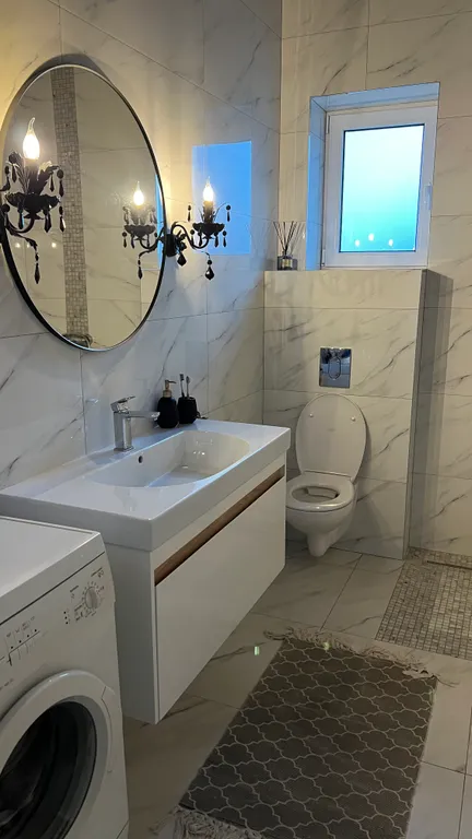 Частный дом за городом с видом на трассу и гору