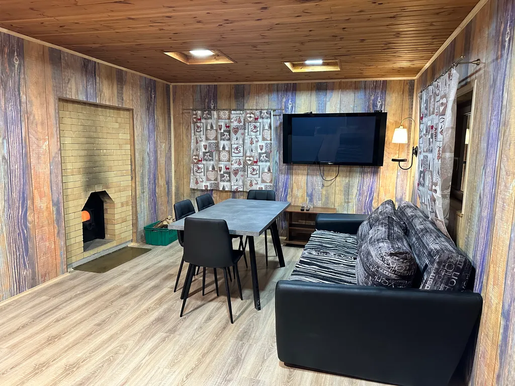 Коттедж с видом на Кольский залив