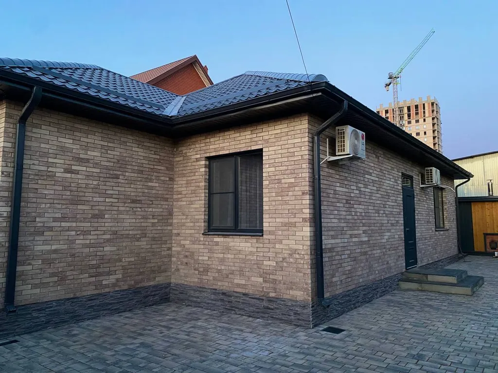 Уникальный дом с бассейном и баней