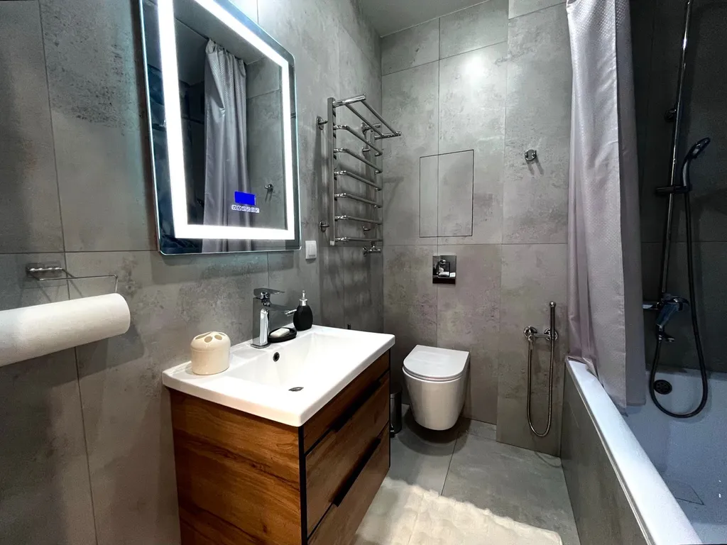 3-х комнатная квартира в ЖК "Раимбек» центр, метро & питьевая вода