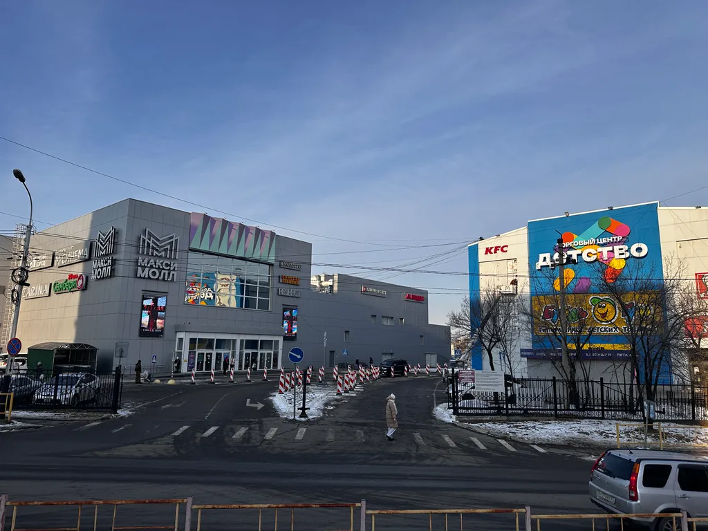 Отдельная комната со своим сан узлом в самом центре города