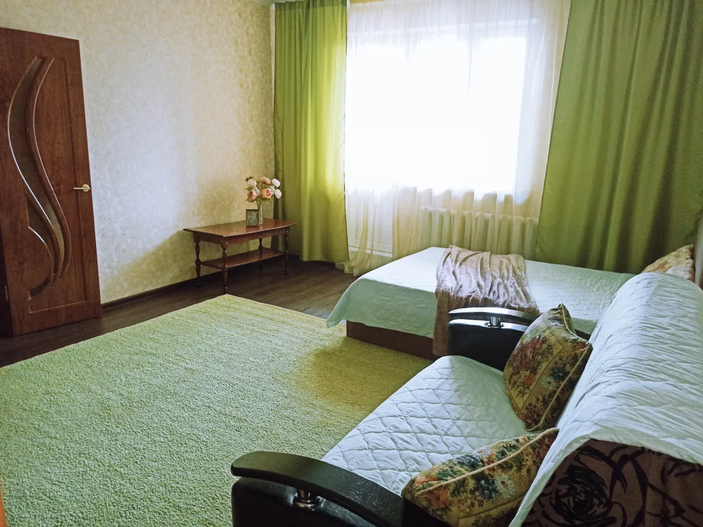 Крупногабаритная квартира возле сквера