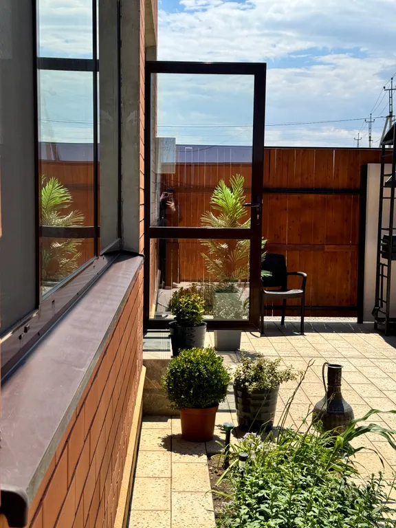 Дом на берегу Каспийского моря