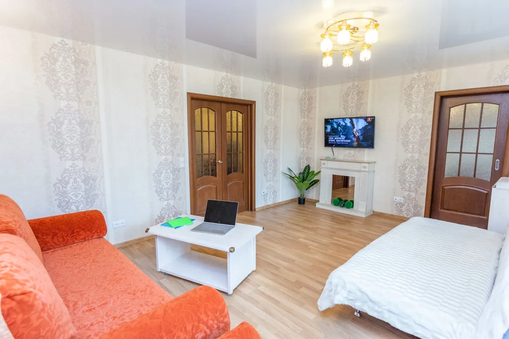 Просторная 3-х комнатная квартира возле станции метро Молодежная