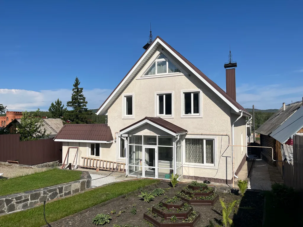 Большой уютный трёхэтажный коттедж вблизи озера — аренда посуточно в Тургояк