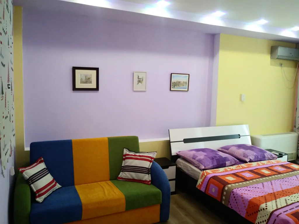 Эллинг на берегу моря