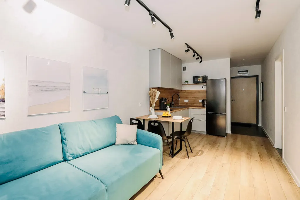 Дизaйнepcкая квартиpа пpемиум-клаccа c бaлкoном