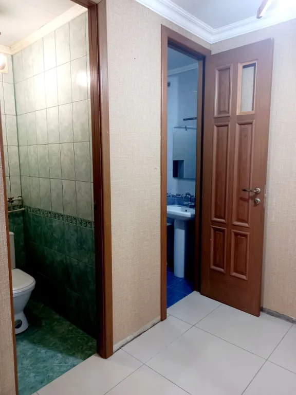 Чистая квартира в тихом районе, рядом с рынком Викалина