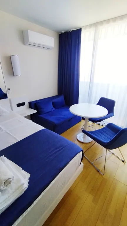 Студия над облаками с видом на море