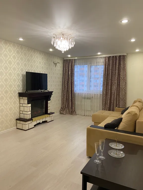 К вашим услугам, большая и светлая квартира в ЖК Летняя Резиденция