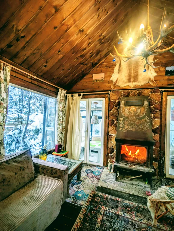 Коттедж Уютный домик с камином и бассейном — Глазово